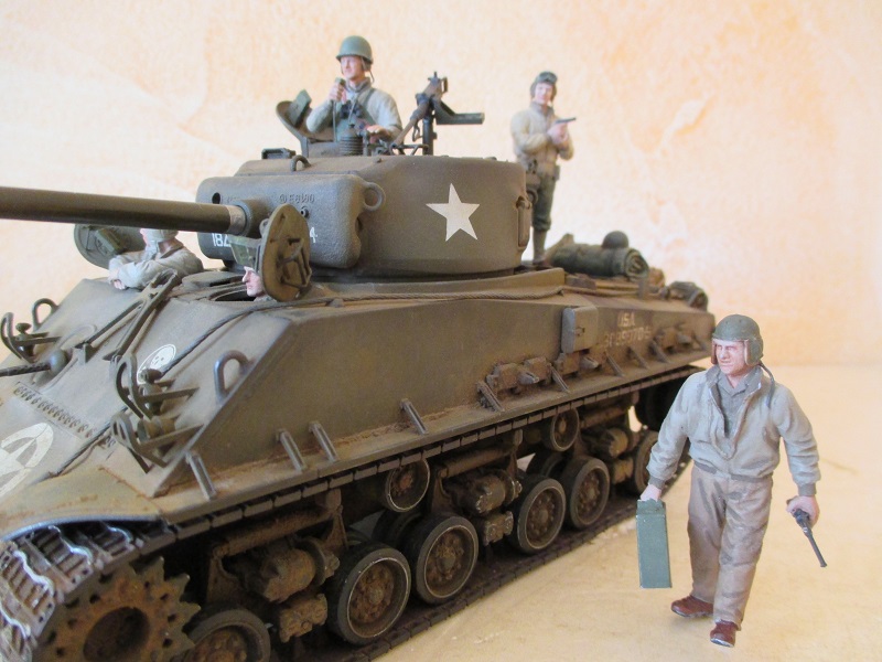 M4A3E8 Sherman "Easy Eight" Tamiya 1/35 et figurines Dragon - Page 7 160404014121799618